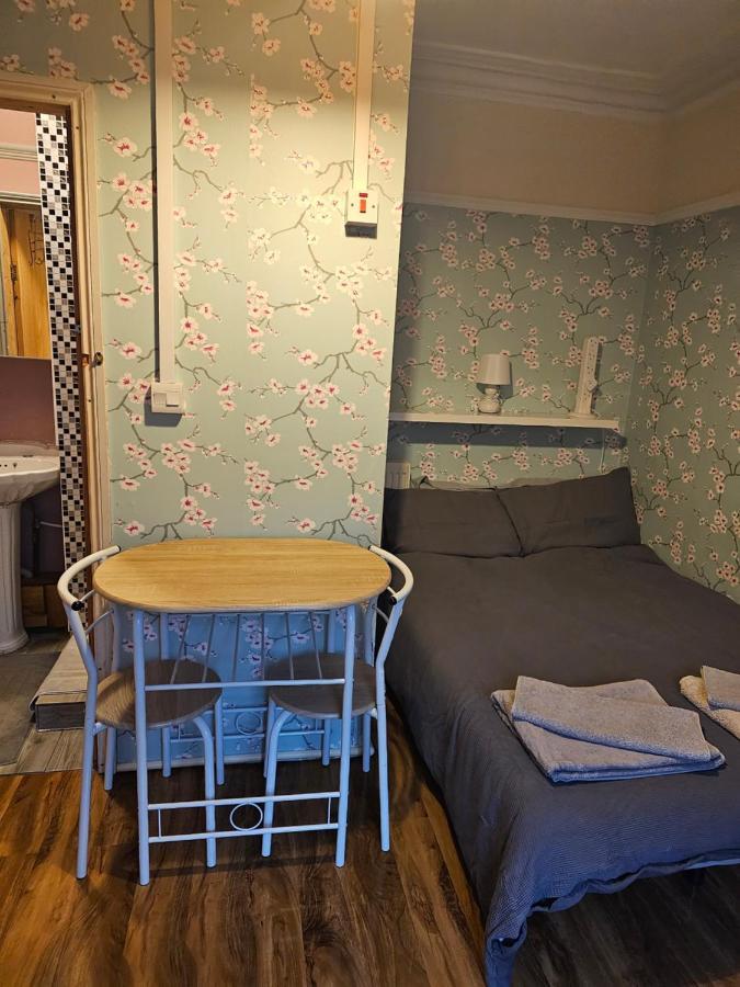 Ensuite Double Room Elizabeth Line Abbeywood Abbey Wood Esterno foto